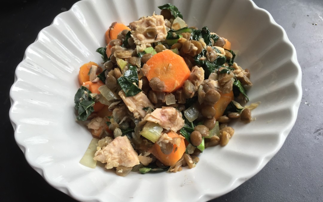 Carrie in the Kitchen: Warm Lentil Salad with Tuna and Kale