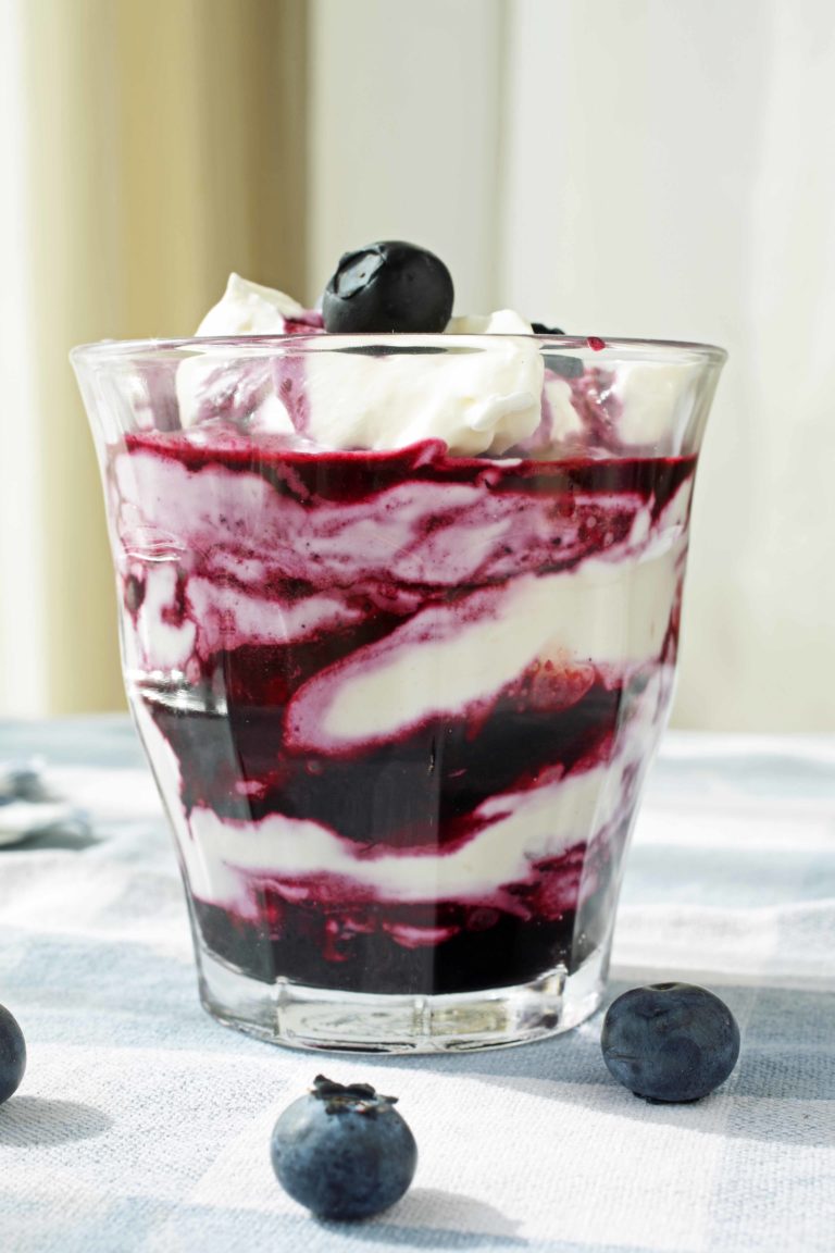 How To Make A Blueberry Fool - An Easy And Delicious Summer Dessert ...